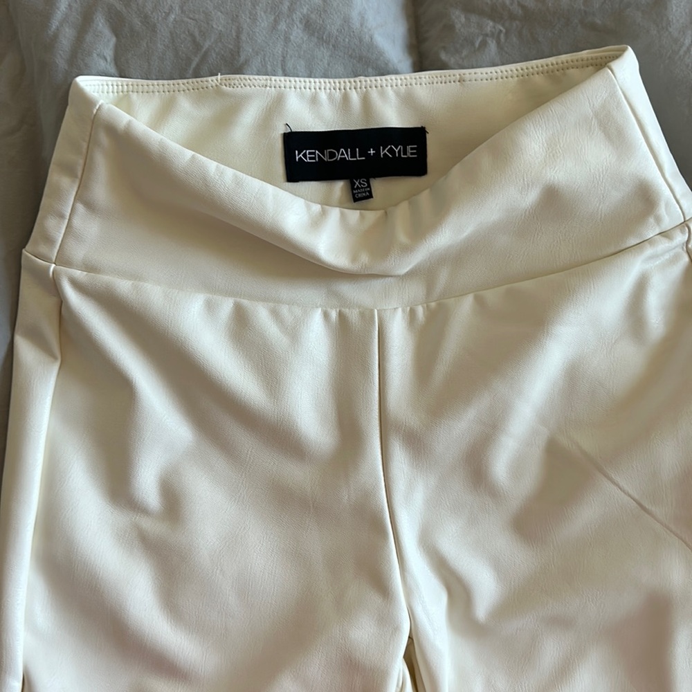 Kendall and Kylie XS White Faux Leather Leggings